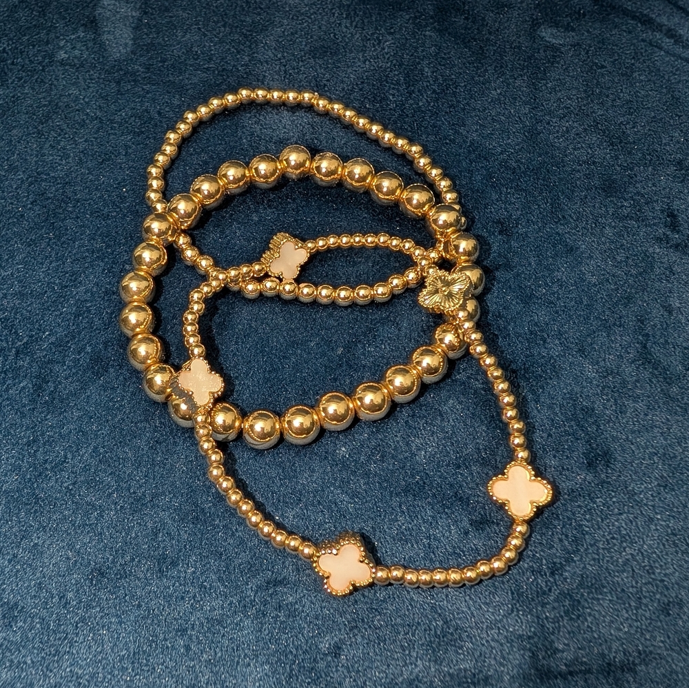 EUC 3 Gold Tone Stretch Beaded Bracelets